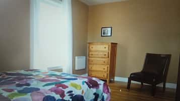 Iron/ironing board, internet, bed sheets