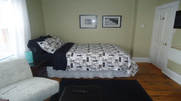 Iron/ironing board, Internet, bed sheets