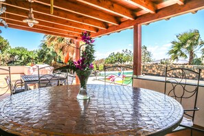 Outdoor dining - VILLA VOLCANO- Rural peaceful Gem under the Volcano  (LAJARES)