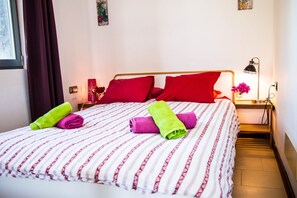 7 bedrooms, iron/ironing board, free WiFi, bed sheets - VILLA VOLCANO- Rural peaceful Gem under the Volcano  (LAJARES)