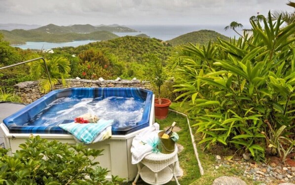 Outdoor spa tub
