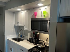 Fridge, microwave, oven, stovetop - Oceanfront! Panoramic Views- Heated Seaside Pool - Private Balcony on 2nd Floor (Crescent Beach - St Augustine)