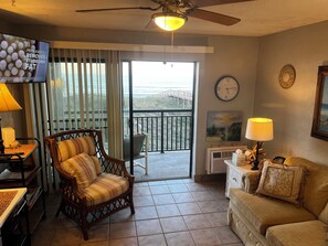 Smart-TV, DVD-spiller og musikkbibliotek