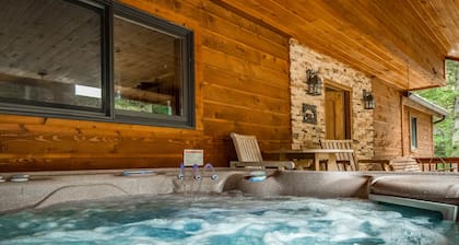 Mtn home, grande cour, spa, foyer, 2 ponts, gamerm, adossé à Angel Fire Trail