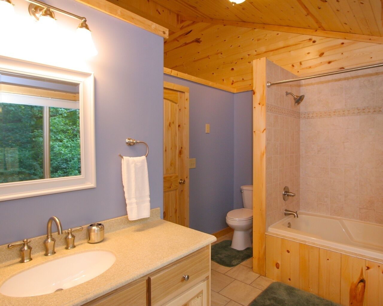 Helen Riverside CabinChattahoochee RiverWalk to Town, Helen, GA