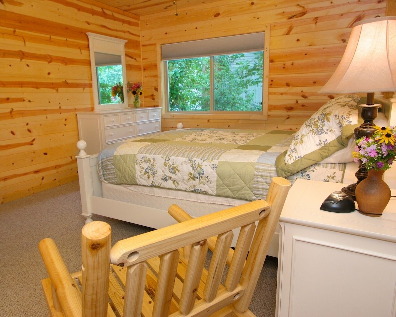 Helen Riverside Cabin-Chattahoochee River-Walk to Town, Helen, GA