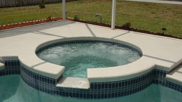 Bañera de hidromasaje exterior