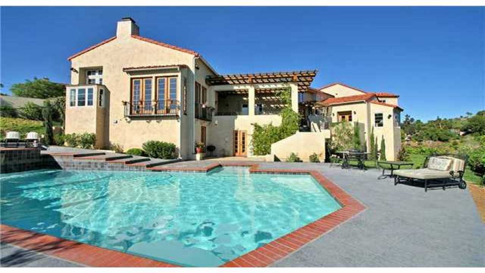 3 million Italian Villa Hacienda In Mt Helix With 360' of breathtaking  views!!