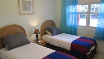 2 Schlafzimmer, Reisekinderbett, kostenloses WLAN, Bettwäsche
