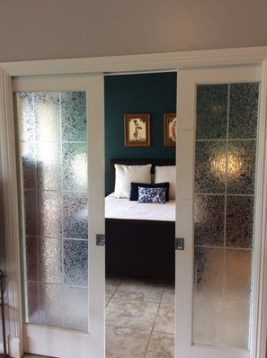 1 bedroom, in-room safe, iron/ironing board, WiFi