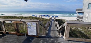 Beach nearby, sun loungers - Upscale Home, Pool, Hot Tub, EV Charger, Pets OK, 10% Off Golf Cart Rentals (Miramar Beach)