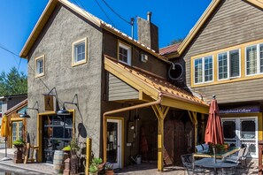 Exterior - Beautiful & One-of-a-Kind Downtown Minturn Apartment. Minutes to Vail.  (Minturn)