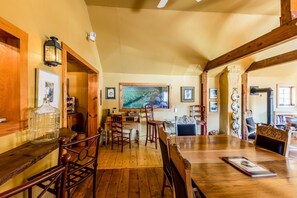 Dining - Beautiful & One-of-a-Kind Downtown Minturn Apartment. Minutes to Vail.  (Minturn)