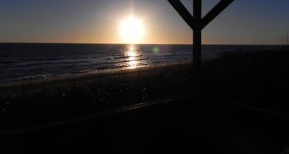 Ocean Breeze -- Two Minute Walk to the Beach, One if You Run!