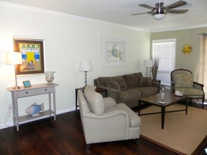 تلفزيون ذكي، مشغل دي في دي، مكتبة فيديو