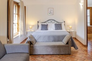 4 sovrum, värdeförvaringsskåp på rummet och strykjärn/strykbräda