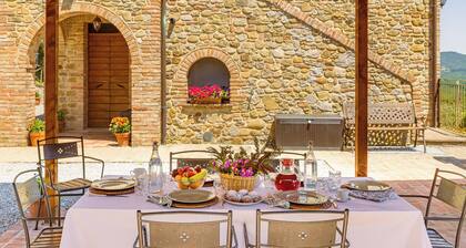 PRIVATE LUXURY VILLA WITH SWIMMING POOL AND HEATED JACUZZI