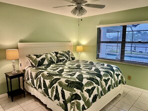 6 bedrooms, iron/ironing board, travel crib, free WiFi - 6 Bedroom Waterfront Home with Amazing Sunset Views (Cape Coral)