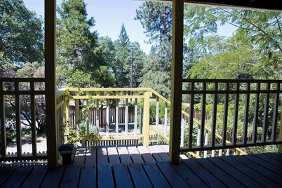 Fivespot Cabin, an art and nature lover's retreat