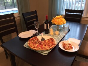 Dining - Top Rated House For Rent! Short Walk To Beach. Swimming Pool. Family-Friendly (Englewood)
