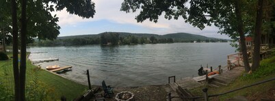 Lovely Cottage with Lakeside Patio & Dock