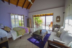 3 bedrooms, iron/ironing board, free WiFi, bed sheets - Bali Dream View, Total Privacy, Pool, Wifi, 30 min to Beach/Waterfall/Ziplining (Atenas)