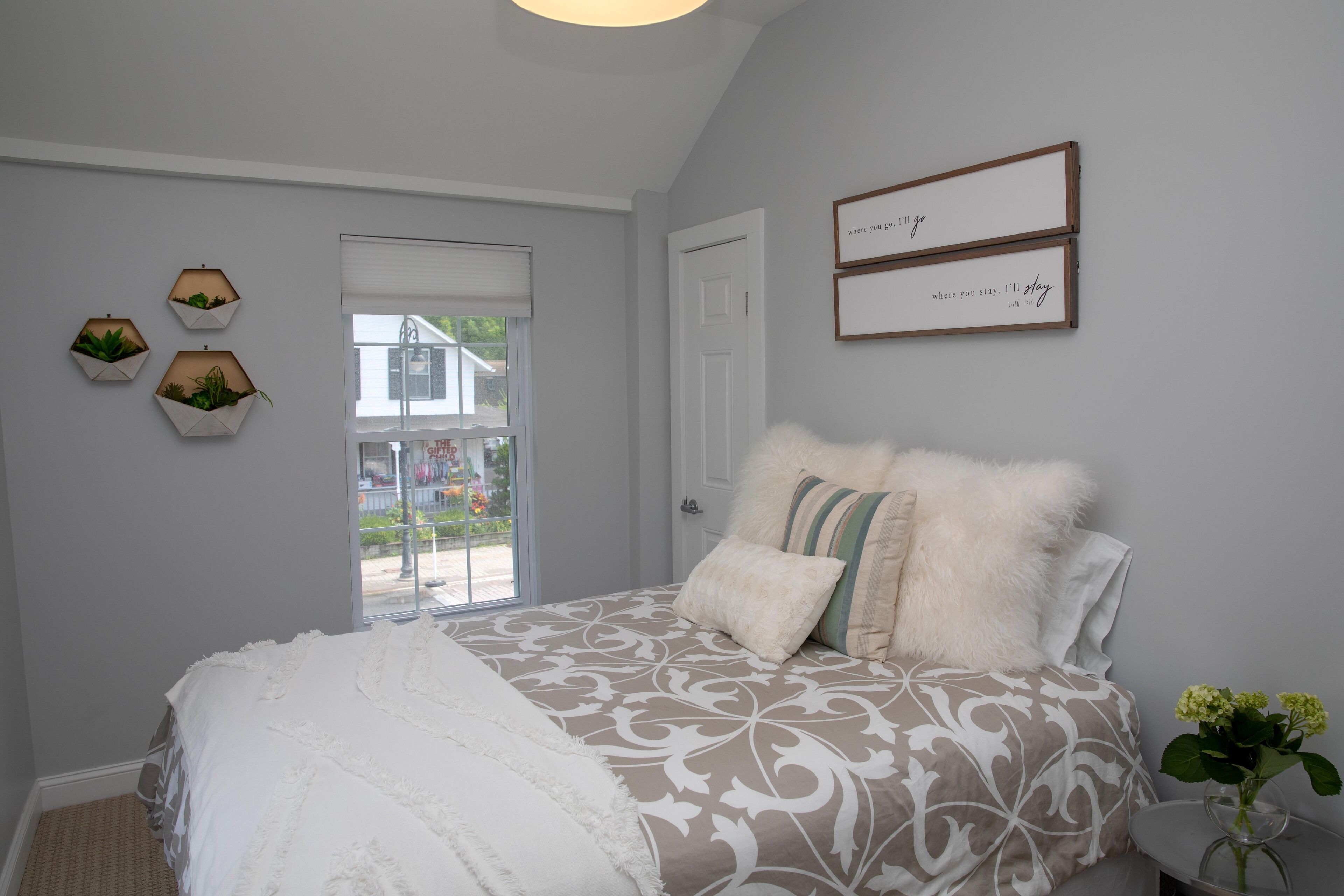 2 chambres, fer et planche à repasser, draps fournis