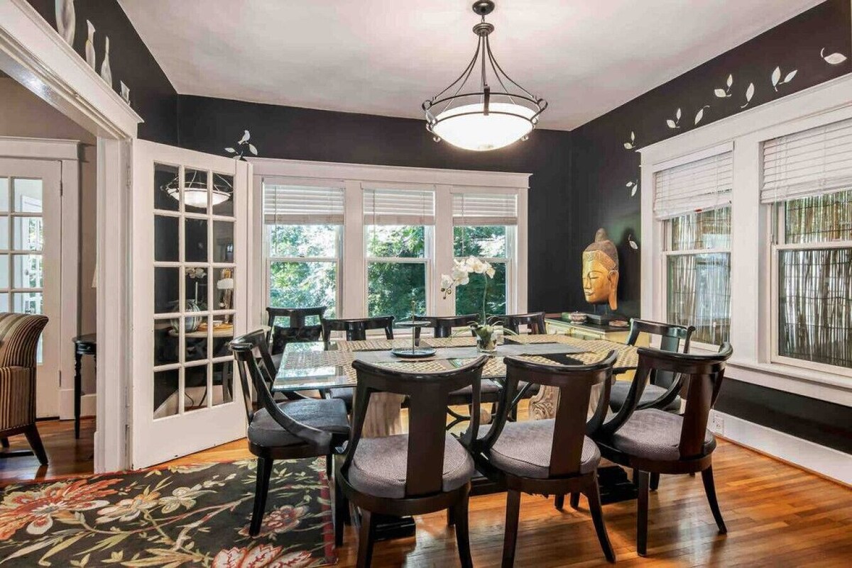 Huge Home Close to Downtown w/ Hot Tub!