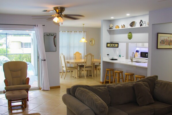 Smart TV, DVD player, books