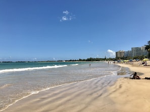 Beach nearby, sun loungers, beach towels
