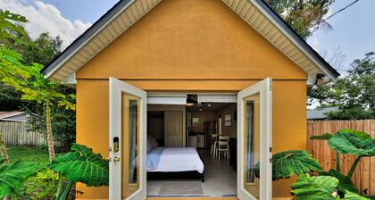 Cute Guest House In Winter Park Minutes From Downtown in Car