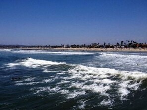 Beach nearby, sun-loungers, beach towels - Perfect Location to Beach/SD Attractions, Parking, Beach Chairs, Boogie Boards (San Diego)