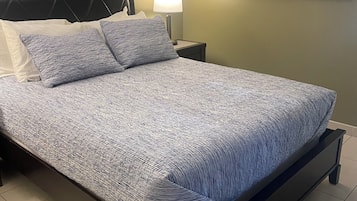1 habitación, tabla de planchar con plancha, wifi y ropa de cama