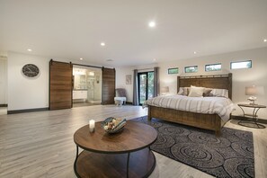 4 habitaciones, tabla de planchar con plancha y wifi gratis 