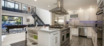 Escape To Modern Luxury-1.5 Miles to the Strip! So close to everything you want!