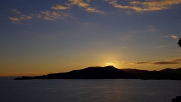 Liegestühle, Strandtücher