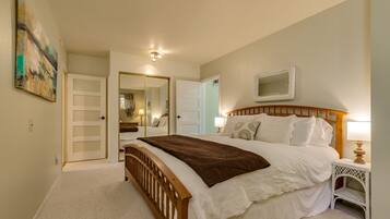 3 bedrooms, desk, iron/ironing board, WiFi (free)