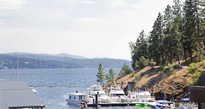 Keskusta w / näkymät, kylpytynnyri näköalalla järvelle ja vaiheet Tubbs Hillille