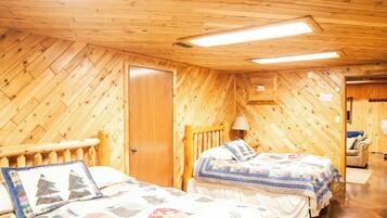 3 Schlafzimmer, Betten mit Memory-Foam-Matratzen, Schreibtisch