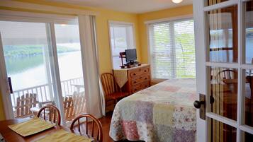 4 bedrooms, desk, iron/ironing board, travel cot