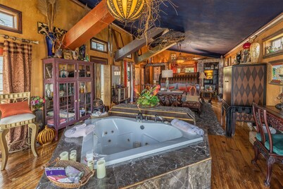 LaView 2-Story Waterfront Couples Suite -No kids, no drama & no stress allowed