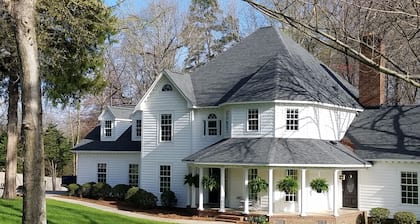 Grand Luxury Home 6BR/4BA.Close Dntown/Coliseum/HP Mkts.Lge Kitch.Outdoor Areas.