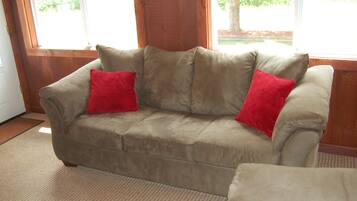 TV, lareira, videogames, DVD player