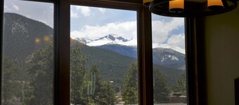 Modern Mountain Home With Majestic Views