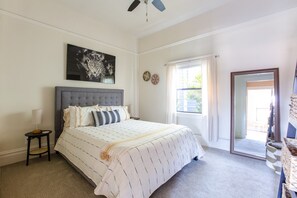 3 bedrooms, desk, iron/ironing board, free WiFi