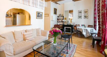 Amazing apartment with loft & tons of charm by The Louvre & Tuileries Garden!