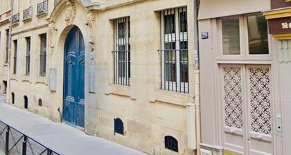 Amazing apartment with loft & tons of charm by The Louvre & Tuileries Garden!