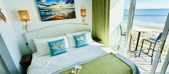 💎NEWLY REMODELED!! ISLAND TIME Honeymoon Suite Direct Oceanfront King Luxury