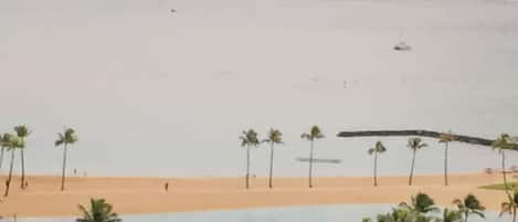 Beach nearby, sun-loungers, beach towels