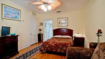 1 bedroom, desk, iron/ironing board, free WiFi